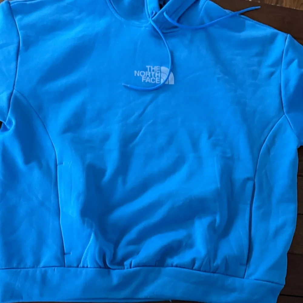 The North Face Bright Blue Hoodie NWT | Women’s Outdoor Sweatshirt Pullover